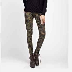 Camo Leggings by Mittoshop. Large. Brand new.